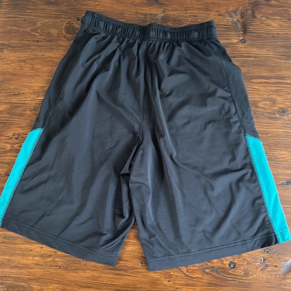Size small men’s basketball shorts. - Picture 3 of 3